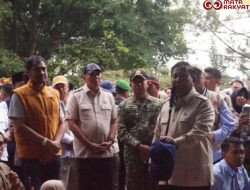 Panglima TNI Dampingi Presiden RI Tinjau Langsung Dampak Banjir dan Pengungsian Warga di Aceh