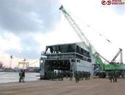Dari Pelabuhan Belawan, Bantuan Logistik TNI AD Menuju Wilayah Terdampak