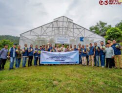 Panen Perdana Greenhouse Hidroponik, Krakatau Steel Perkuat Pendidikan Pertanian Modern dan Ketahanan Pangan Pesantren