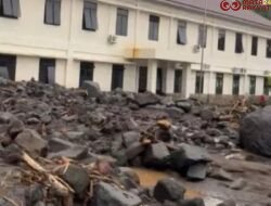 PU Kirim Personel dan Alat Berat Atasi Banjir Sitaro