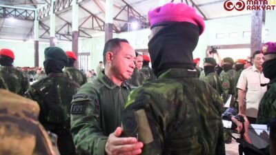 Panglima TNI Bersama Menhan RI Anugerahkan KPLB kepada Prajurit Berprestasi di Timika/Puspen TNI