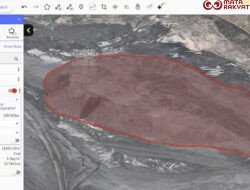 Analisis Bor Ledak dan Stabilitas Lereng Tambang Berbasis AI Strayos