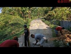 Warga Desa Lewa Lewa Dan Sekitarnya Perbaiki Jalan Rusak Dengan Dana Swadaya