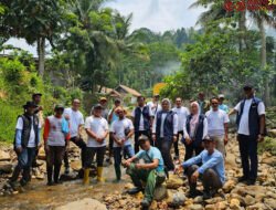 KTI dan PJT II Bersinergi Lestarikan Lingkungan Lewat Aksi Bersih Sungai Cikoneng di Padarincang