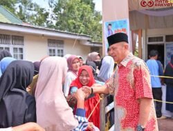 Wako Zulmaeta Silaturahmi dengan Jamaah Masjid Muslimin Balai Cacang, Serahkan Bantuan dan Ajak Warga Perkuat Kamtibmas