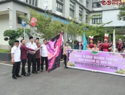 Wawako Payakumbuh Lepas Pawai Ta’aruf SDIT IPHI, 131 Siswa Ikuti Wisuda Tahfidz dan Khatam Al-Qur’an