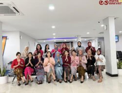 Antusias Peringati Hari Kartini, Pekerja BRI Branch Office Kemayoran Kenakan Busana Nasional