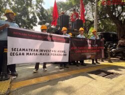 Ratusan Buruh PT Dua Kuda Unras di PN Jakpus Minta Putusan Pailit Dibatalkan