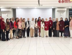 Semarak Hari Kartini, Pekerja BRI Branch Office Kramat Berlomba Tampilkan Pakaian Nasional Terbaik