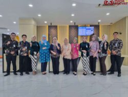 Peringati Hari Kartini, Frontliner BRI Branch Office Cut Mutiah Kenakan Pakaian Nasional