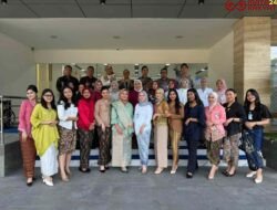 Semarak Hari Kartini, Pekerja BRI Branch Office Gunung Sahari Kenakan Pakaian Nasional Beraneka Warna