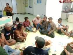 Kebakaran Rumah : Ibu dan Anak Alami Luka Bakar, Pemuda Pasar Lama Kunjungi Korban Beri Dukungan Moril