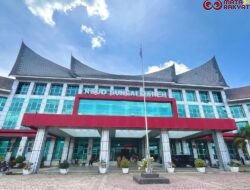 Dirut RSUD Sungai Dareh Klarifikasi Pemberitaan Antrian Di Poliklinik, Dokter Sedang Visite Pasien Rawat Inap