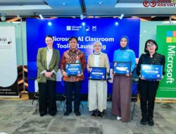 “Biji-biji Initiative” dan “Mereka” Perkuat Literasi AI Sekolah Microsoft Toolkit