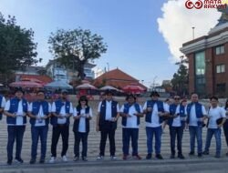 BRI Life Gelar Pelepasan Tukik, Dukung Konservasi Penyu di Pantai Kuta Bali