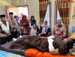 Petugas Damkar Terluka Saat Padamkan Api di Rumah Sendiri; Wako Hendri Arnis Beri Dukungan