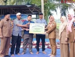 Tekan Stunting, Pemkab Dharmasraya Salurkan 12,5 Ton Benih Padi Kaya Gizi ke Petani