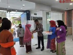 Semarak Hari Pelanggan Nasional, BRI BO Tanjung Priok Sambut Nasabah Hangat Berwastra