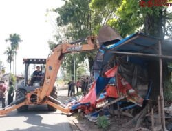 Pemko Payakumbuh Tertibkan Bangunan Melanggar Ketentuan, Kembalikan Fungsi Ruang Publik