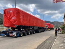 KAI Logistik Rampungkan Pengiriman 8 Unit KRL dari Banyuwangi ke Kalimas