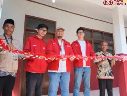 OCBC Syariah dan Rumah Wakaf Salurkan Wakaf untuk Dukung Pendidikan & Keterampilan Siswa di Pelosok Garut