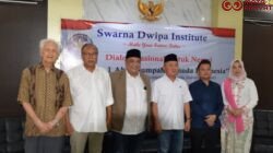 Wakil Menteri Hak Asasi Manusia, Mugiyanto Sipin, bersama akademisi Frans Magnis-Suseno, Warsito Ellwein dari Agenda 45, Ulung Rusman dari Perhimpunan INTI, Febby Lintang selaku pengamat Swarna Dwipa Institute, serta Slamet Ariyadi, anggota Komisi III DPR RI yang juga Ketua Umum BM-PAN, Founder Swarna Dwipa Institute Frans Immanuel Saragih/Ist