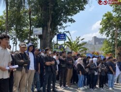 Gelombang Protes Sambangi Kongres INI, Ratusan Massa Tagih Kepatuhan pada Putusan MA
